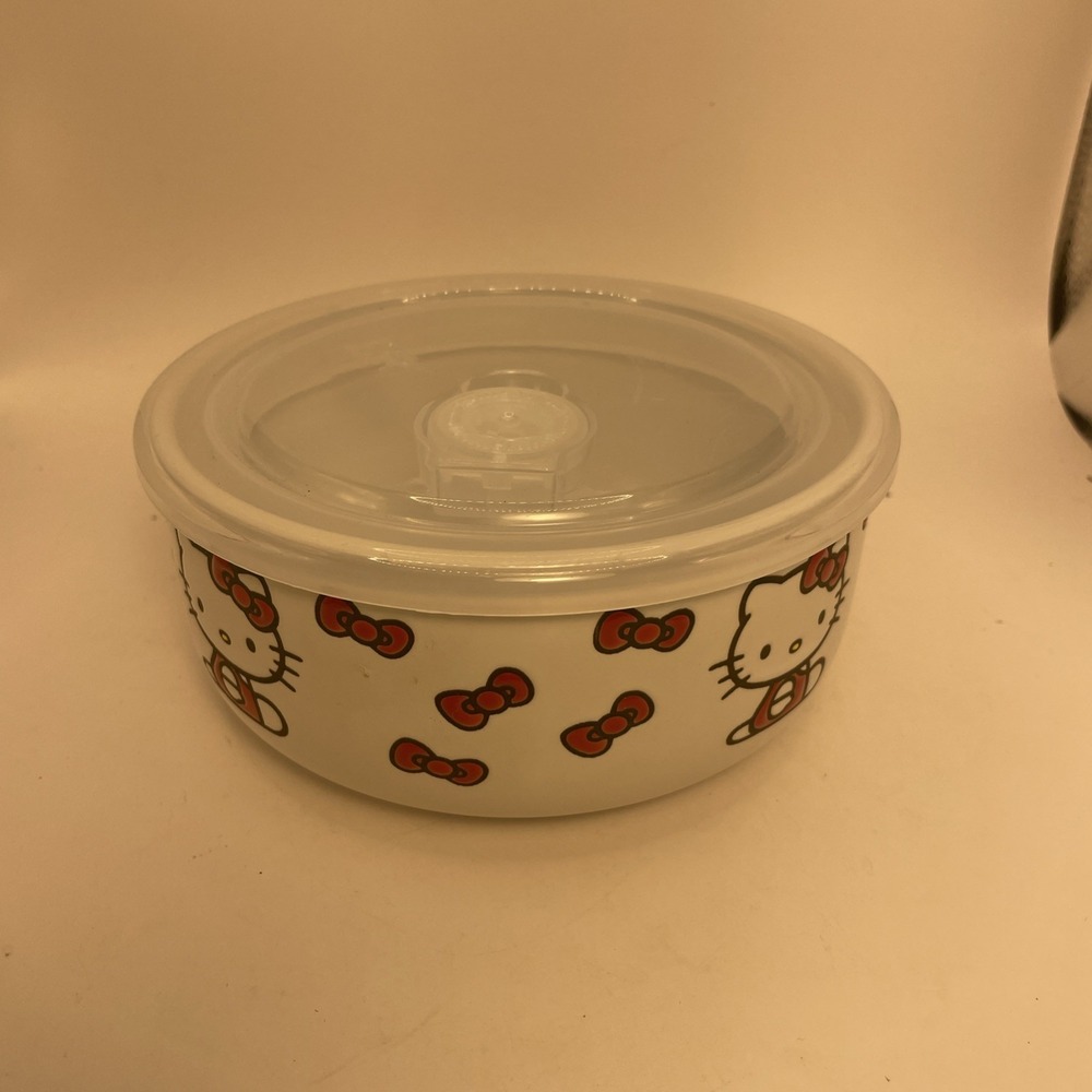 NEW Hello Kitty & Bows‎ 6in Diameter Ceramic Food Storage Bowl w/Vented Lid